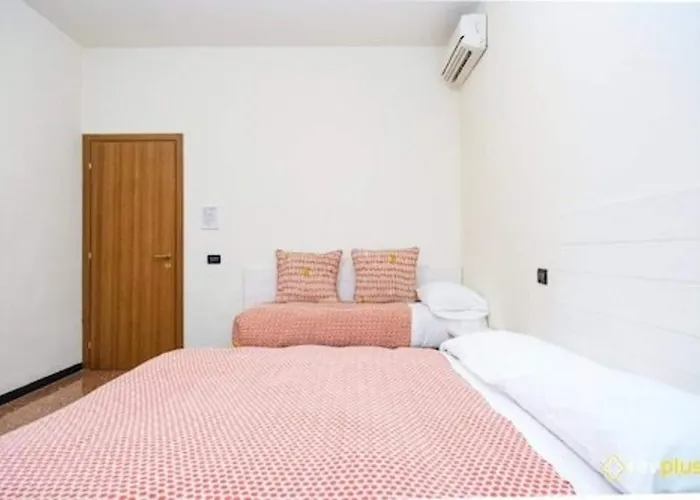 Lia Rooms 3